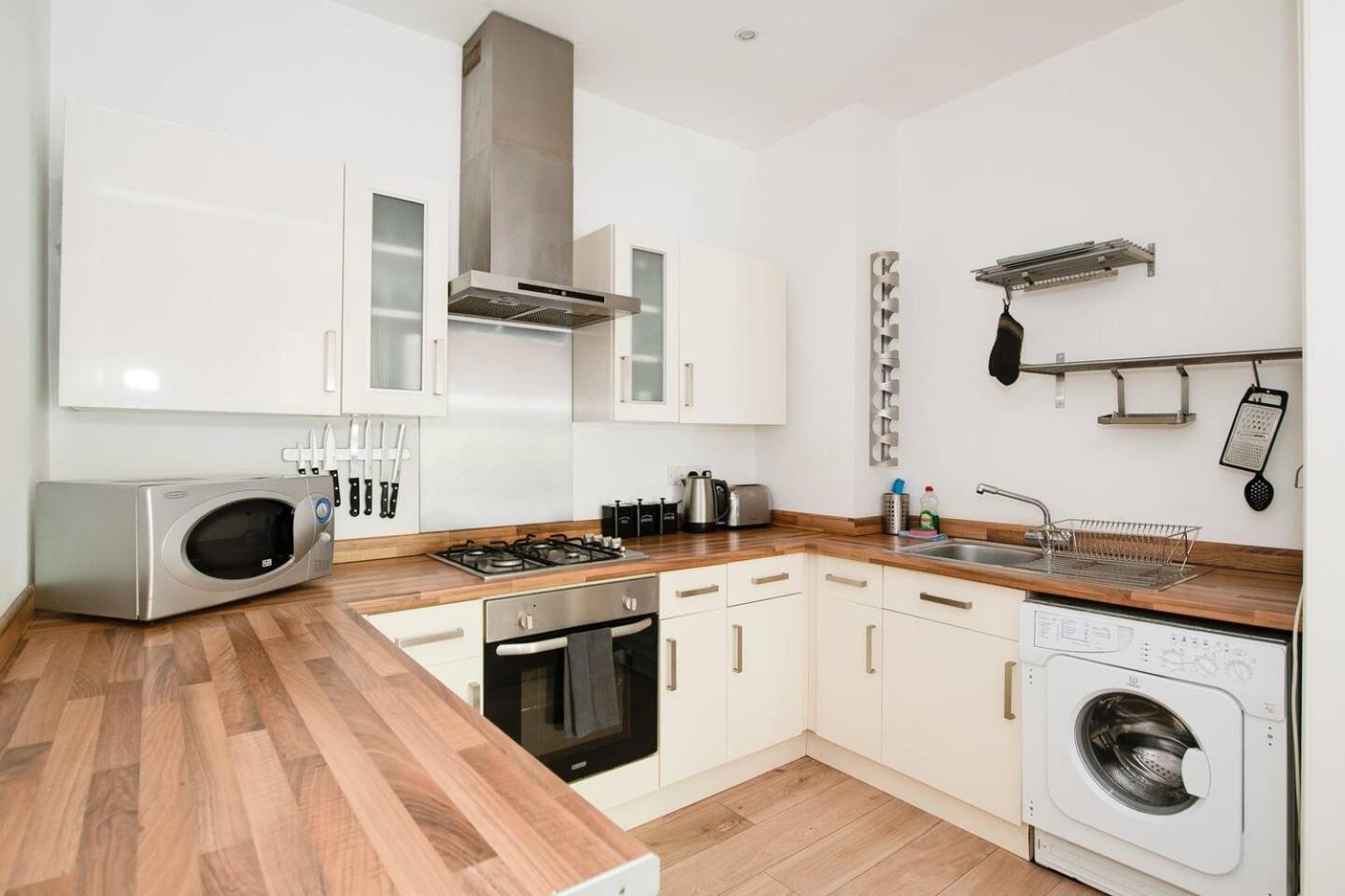 Family Friendly Flat Just Minutes From The Beach! Πόρτσμουθ Εξωτερικό φωτογραφία